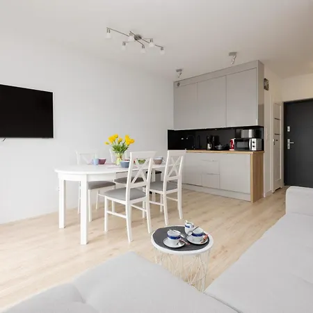 Dwupoziomowy Z Parkingiem - Taras I Balkon - 3 Sypialnie By Renters * Rewal