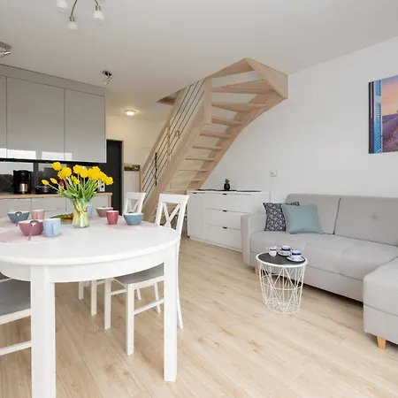 Dwupoziomowy Z Parkingiem - Taras I Balkon - 3 Sypialnie By Renters *